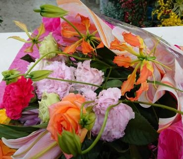 20221217_oseibo_orei_bouquet_gloriosa_orangeheart-flowerhouseaika2