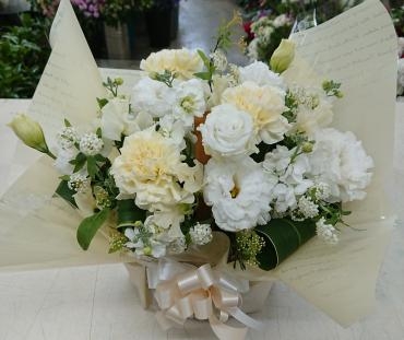 20230208_osonae_pet-lady-dog_white-cute-arrangement-flowerhouseaika2