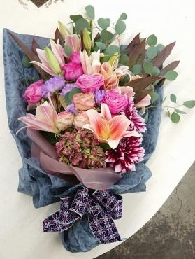花束を贈る♪｜「愛花」　（愛媛県松山市の花キューピット加盟店 花屋）のブログ