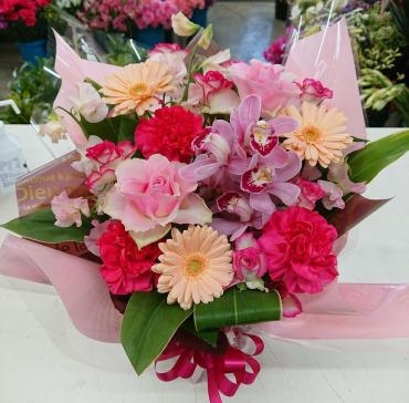 誕生日お祝い　アレンジメント♪｜「愛花」　（愛媛県松山市の花キューピット加盟店 花屋）のブログ