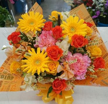 お誕生日　お祝いアレンジメント♪｜「愛花」　（愛媛県松山市の花キューピット加盟店 花屋）のブログ