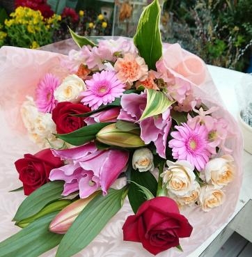 新築お祝い 花束♪｜「愛花」　（愛媛県松山市の花キューピット加盟店 花屋）のブログ