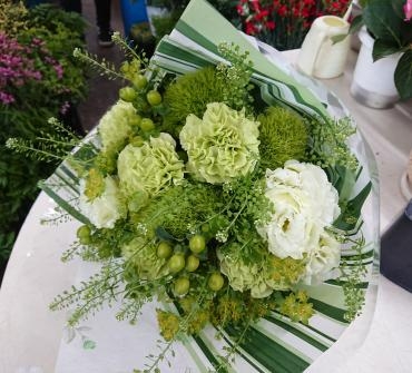 20220514_mothersday-bouquet-whitegreen-flowerhouseaika1