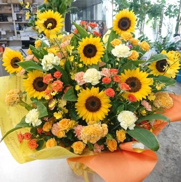 20220805_birthday-oiwai_arrangement_sunflower-flowerhouseaika