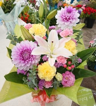 20220811_birthday-oiwai_arrangement_dahlia-flowerhouseaika