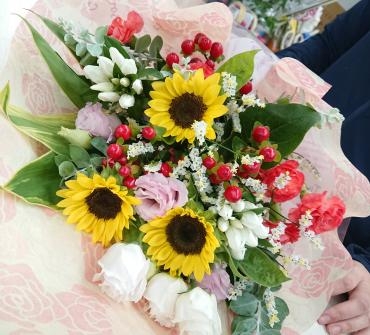 20220904_oiwai_bouquet-sunflower-flowerhouseaika