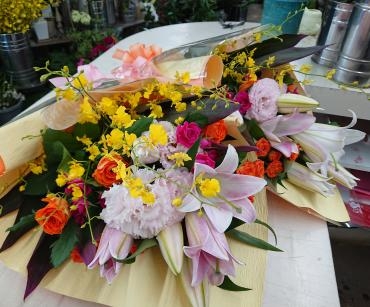 結婚式 ご両親様 贈呈花束♪｜「愛花」　（愛媛県松山市の花キューピット加盟店 花屋）のブログ
