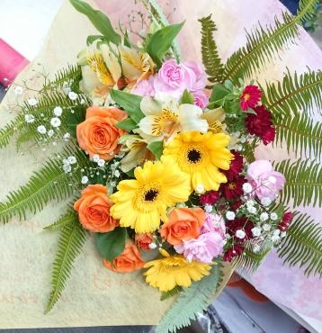 プレゼント 花束♪｜「愛花」　（愛媛県松山市の花キューピット加盟店 花屋）のブログ