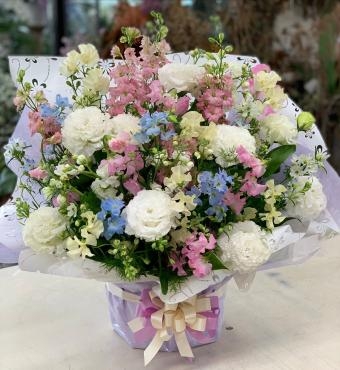 20230226_osonae_arrangement_white-pink-blue-flowerhouseaika