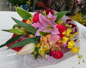 20230228_taishoku-oiwai_bouquet-flowerhouseaika
