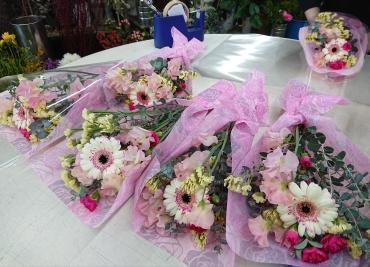 卒業式 お祝い 花束♪｜「愛花」　（愛媛県松山市の花キューピット加盟店 花屋）のブログ