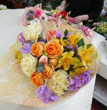 卒業式 お祝い 花束♪｜「愛花」　（愛媛県松山市の花キューピット加盟店 花屋）のブログ