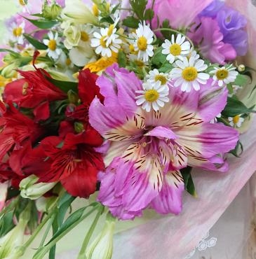 家族のお祝いに♪花束♪｜「愛花」　（愛媛県松山市の花キューピット加盟店 花屋）のブログ