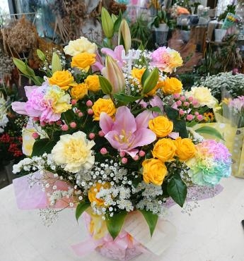 かき氷やさんのオープンに♪ アレンジメント♪｜「愛花」　（愛媛県松山市の花キューピット加盟店 花屋）のブログ