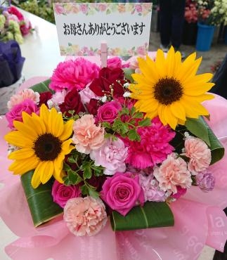 20230516_mothersday-arrangement_okuretegomen-flowerhouseaika