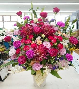 20230525_shunin-oiwai_tsubo-arrangement-flowerhouseaika