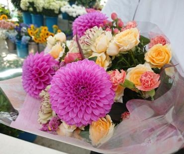 20230711_birthday-oiwai_bouquet_dahlia-micchan-flowerhouseaika
