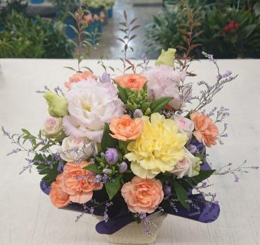 テーブルに アレンジメント♪｜「愛花」　（愛媛県松山市の花キューピット加盟店 花屋）のブログ