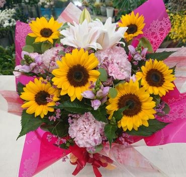 20230829_birthday-oiwai_kanreki-arrangement_sunflower-flowerhouseaika