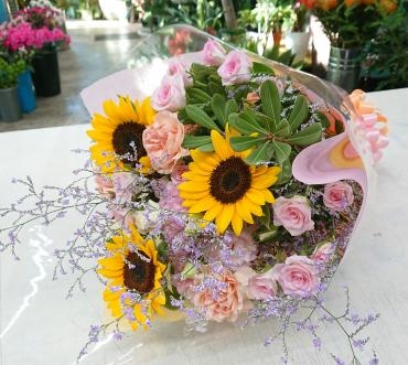 20230913_birthday-oiwai_bouquet-sunflower-banksia-flowerhouseaika
