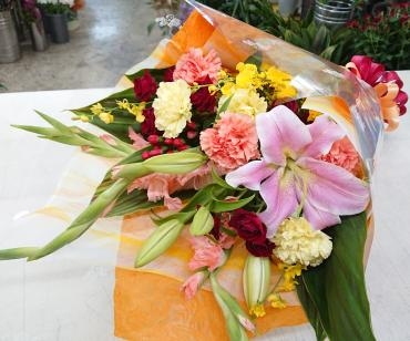 引退される方へ 花束♪｜「愛花」　（愛媛県松山市の花キューピット加盟店 花屋）のブログ