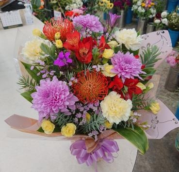 月命日 お供え アレンジメント「愛花」（愛媛県松山市の花屋）のギャラリー写真