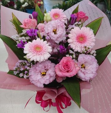 お誕生日祝い アレンジメント♪「愛花」（愛媛県松山市の花屋）のギャラリー写真