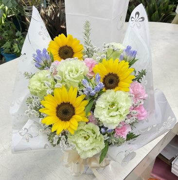 お盆 ヒマワリ お供え アレンジメント｜「愛花」　（愛媛県松山市の花キューピット加盟店 花屋）のブログ