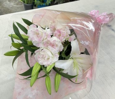 おばあちゃんへ 花束♪｜「愛花」　（愛媛県松山市の花キューピット加盟店 花屋）のブログ