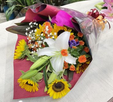 お誕生日祝い 花束♪｜「愛花」　（愛媛県松山市の花キューピット加盟店 花屋）のブログ