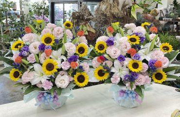 枕花 お供え 一対 アレンジメント「派手に」|「愛花」　（愛媛県松山市の花屋）のブログ