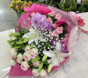 お誕生日祝い 花束♪｜「愛花」　（愛媛県松山市の花キューピット加盟店 花屋）のブログ