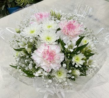 ご友人の一周忌に お供え アレンジメント｜「愛花」　（愛媛県松山市の花キューピット加盟店 花屋）のブログ