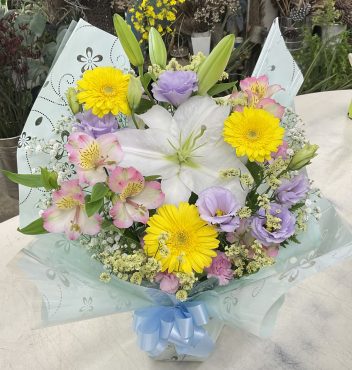 男の子へ お供え アレンジメント｜「愛花」　（愛媛県松山市の花キューピット加盟店 花屋）のブログ