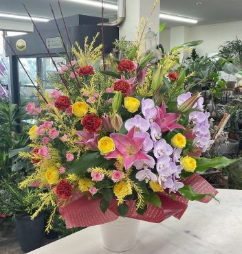 個展 お祝い つぼ活け風アレンジメント♪「愛花」（愛媛県松山市の花屋）のギャラリー写真